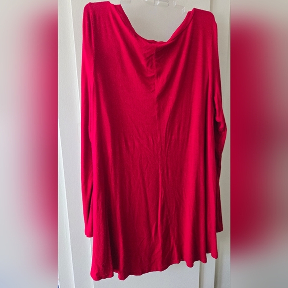 *3/$20 Red Women's Longsleeve Flow Top - Picture 3 of 3